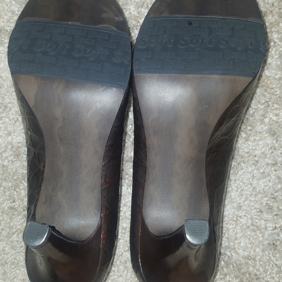 Shoes - Picture 3 of 3